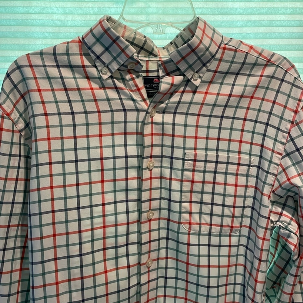 Men’s Small Vineyard Vines Button Up Shirt